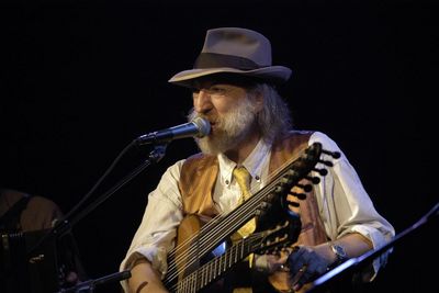 Roland Neuwirth