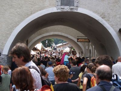 Lagerleben mit Lagerfeuern, Gesang und Plaudereien - Ritterspiele Ehrenberg in Reutte / Tirol Lagerleben mit Lagerfeuern, Gesang und Plaudereien - Ritterspiele Ehrenberg in Reutte / Tirol