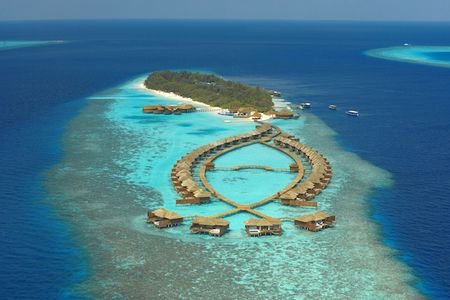 Reisen Malediven Lily Beach Resort and Spa Luftaufnahme