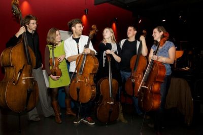 aMUSEment ist ein Leipziger Kammer-Rock-Ensemble, das Songs der Bands MUSE und Radiohead covert