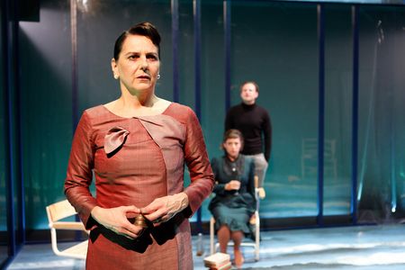 Theater  Salzburg: GESPENSTER - psychologisches Schauspiel von Henrik Ibsen  bis zum 17.12.2012