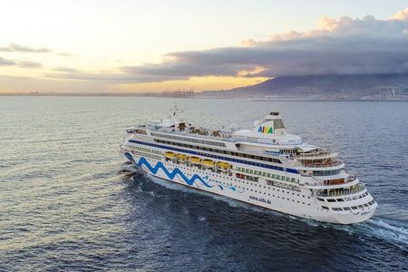 Premiere bei AIDA: Erstanlauf in Kapstadt mit AIDAaura