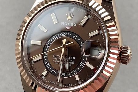 Im Modell Sky Dweller vereint Rolex einen Jahreskalendermechanismus