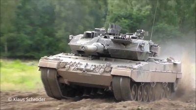 Werbung für Panzer? Deutsche Rüstungskonzerne wie Rheinmetall profitieren vom Krieg in der Ukraine nicht nur finanziell