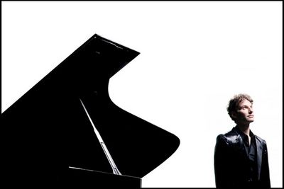 Musik Klassik: David Greilsammer entführt seine Zuhörer auf eine spannende Reise durch die Welt des jungen Mozart - "Mozart In-Between"