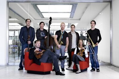 Nils Wogram und Root 70 with Strings ergaenzen sich auf CD und live