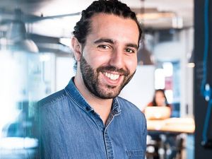 Tarek Müller (33) will sich im Alter von 40 Jahren aus der Wirtschaft zurückziehen und in Hamburg eine politische Karriere starten Tarek Müller (33) will sich im Alter von 40 Jahren aus der Wirtschaft zurückziehen und in Hamburg eine politische Karriere starten
