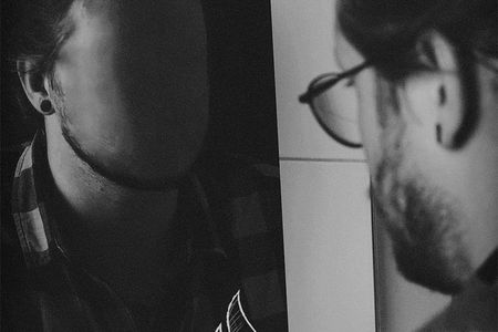 Die erste Single „Maskerade“ von Moort erscheint am 26.08.2022