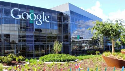 Der Google-Stammsitz. Der Internetkonzern Google bueßt auch 2018 nichts von seiner Attraktivitaet ein und kann sich als wertvollste Marke der Welt halten