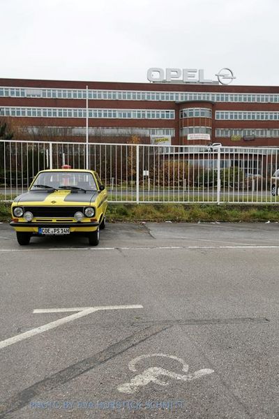 Der letzte Opel auf dem Parkplatz
