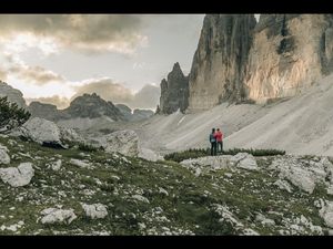 Die Drei Zinnen gehoeren zu den vielen Hoehepunkten des Dolomitenhöhenweg Nr. 4 Die Drei Zinnen gehoeren zu den vielen Hoehepunkten des Dolomitenhöhenweg Nr. 4