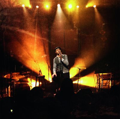 Max Mutzke ist von Juli bis November 2013 mit der Band monoPunk in Deutschland unterwegs