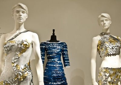 Ausstellung Mode – Medium – Material zeigt anziehende Objekte von Stephan Hann Ausstellung Mode – Medium – Material zeigt anziehende Objekte von Stephan Hann