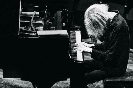 Carla Bley veroeffentlicht neues Album Trios und gibt Konzerte