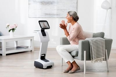 Der Home Care Robot von Medisana macht den Alltag dank kuenstlicher Intelligenz so einfach wie nie