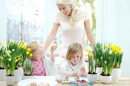Stil Ostern Narzissen
