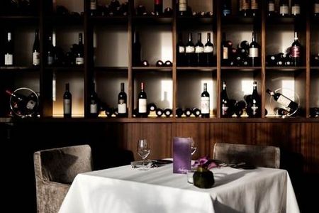 Ein Quantum Prost – das Starnberger Gourmetrestaurant Aubergine fuehrt in seiner Weinkarte auch eine Cuvée unter eigenem Namen
