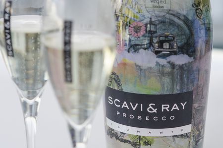 Essen und Trinken SCAVI and RAY Flasche mit Glaesern