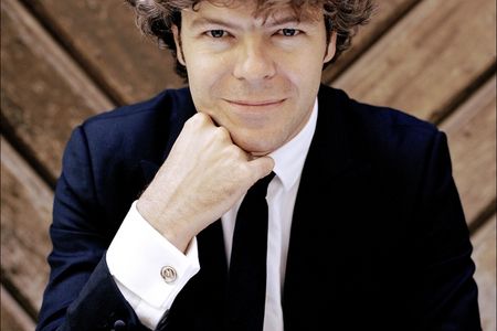 Pablo Heras-Casada gibt Silvesterkonzert in Berlin