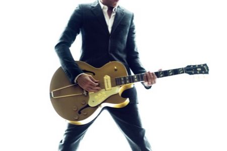 Bryan Adams gibt im Juni 2013 ein Konzert in der Nordmole Zollhafen Mainz