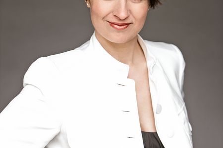 Zwölf Solisten des Hamburger Opernensembles sowie die spanische Mezzosopranistin Maite Beaumont, die lange Zeit im Ensemble war und nun als Gast wieder kommt, treten am 1. Dezember 2012 bei einem Konzert zu Gunsten der Deutschen Muskelschwund-Hilfe e.V. in der Hamburgischen Staatsoper auf.