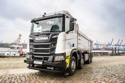 Einen komplett autonom fahrenden Lkw hat Scania schon nach Afrika ausgeliefert. Dort soll der LKW in einer Mine eingesetzt werden