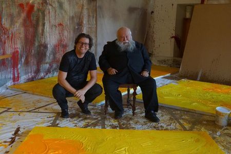 Dirk Geuer mit Kuenstler mit Hermann Nitsch