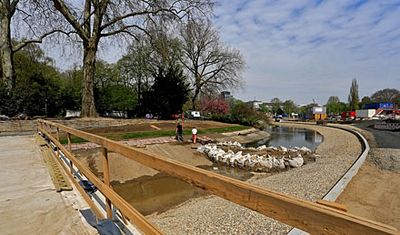 Noch ist die Wasserverbindung zum rund 130 Meter langen neuen Teil der Landskrone geschlossen.