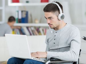 Studieren mit Handicap - das flexible Fernstudium der SRH Fernhochschule macht es moeglich Studieren mit Handicap - das flexible Fernstudium der SRH Fernhochschule macht es moeglich