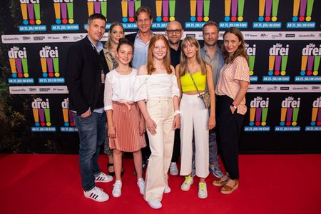Lilli Lacher, Alexandra Petzschmann, Paula Renzler Produzent Christian Becker, Regisseurin Viviane Andereggen, Thomas Heinze, Jürgen Vogel, Hinnerk Schönemann, Christina Bentlage in Koeln