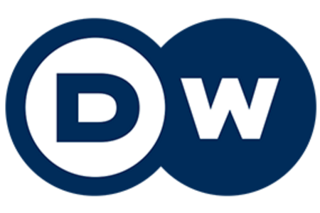Für Konzert und TV-Produktion wählte die Fernsehcrew einen ungewöhnlichen Ort: Das „Pier2“, eine ehemalige Werfthalle im Bremer Hafen. Dort spielten Järvi und Die Deutsche Kammerphilharmonie Bremen an mehreren Tagen alle vier Schumann-Sinfonien vor Publikum ein.