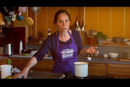 Fuer sie gehe damit ihre 30 Jahre dauernde Catering- und Gastronomie-Aera zu Ende, schreibt Sarah Wiener