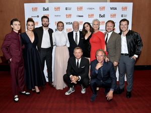 Starbesetzung mit Daniel Craig, Chris Evans, Starbesetzung mit Daniel Craig, Chris Evans,