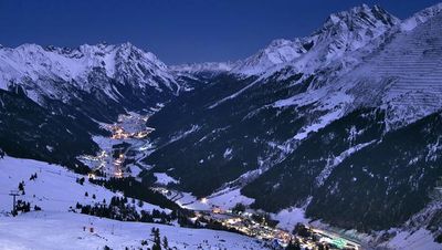 Startschuss im Dunkeln St. Anton am Arlberg startet am 29. November 2018 mit einem naechtlichen Riesentorlauf am Galzig in die neue Wintersaison