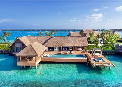 122 exklusive Villen erstrecken sich im neuen Waldorf Astoria Maldives Ithaafushi ueber drei paradiesische Inseln