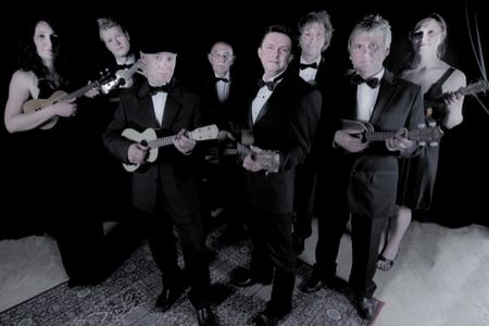 The United Kingdom Ukulele Orchestra gibt Konzert im Staatstheater Darmstadt
