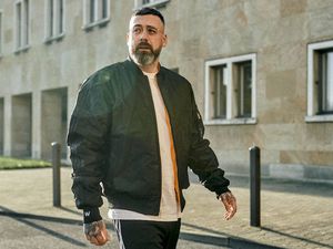 Sido praesentiert fuer Adidas die Wendejacke fuer Wendehaelse, das meint zumindest die Redaktion von GFDK