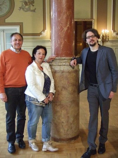 Arm in einer reichen Stadt - Theater Regensburg laedt zur Premiere