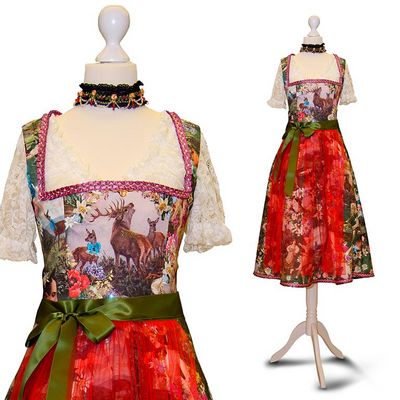 Dirndl mit Hirschmotiv Dirndl mit Hirschmotiv