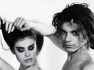 Eine mitreissende Hommage an eine Ikone der Musik, 2020 waere Michael Hutchence 60 Jahre alt geworden