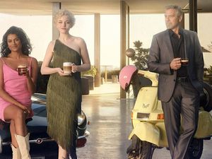 Julia Garner und Simone Ashley legen George Clooney aufs Kreuz - für Nespresso Julia Garner und Simone Ashley legen George Clooney aufs Kreuz - für Nespresso