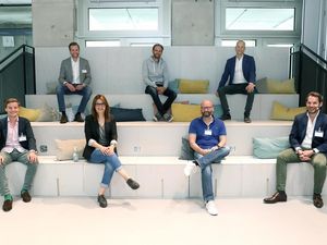 Alexander Werhahn, Güncem Campagna, Peter Bollenbeck, Bozidar Radner, Marvin Müller, Christoph Lay, und Dmitrij Menchinsky Alexander Werhahn, Güncem Campagna, Peter Bollenbeck, Bozidar Radner, Marvin Müller, Christoph Lay, und Dmitrij Menchinsky
