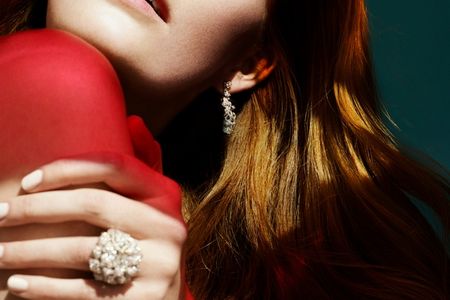 Topmodel Alexina Graham laeßt sich jetzt von L'Oréal frisieren