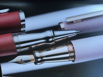Perfekte Funktionalitaet Eleganz und Schoenheit von Otto Hutt