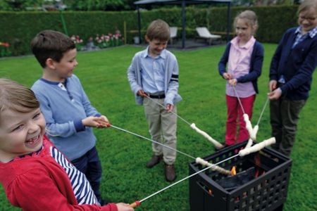 Essen und Trinken LEDA Grillen mit Kindern