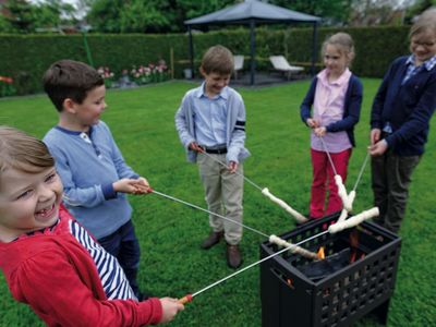 Essen und Trinken LEDA Grillen mit Kindern
