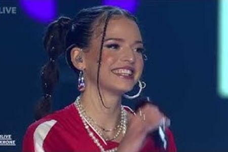 Nina Chuba legt Video zu “Mangos mit Chillie“ nach und erklimmt #4 der Singlecharts