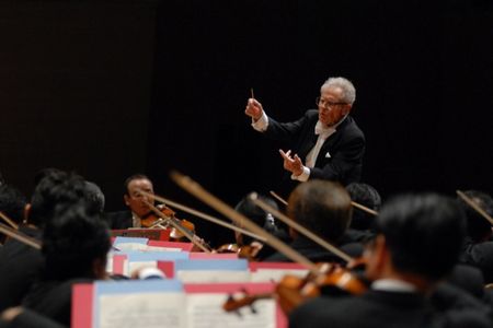 Stanislaw Skrowaczewski gibt Konzert