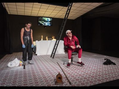 Zwei traurige Clowns suchen den Sinn des Lebens