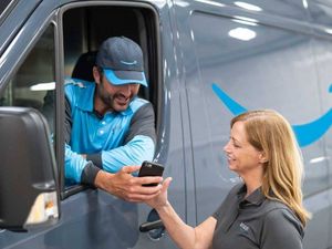 Amazon reagiert wegen Coronavirus auf geaenderte Nachfrage Amazon reagiert wegen Coronavirus auf geaenderte Nachfrage